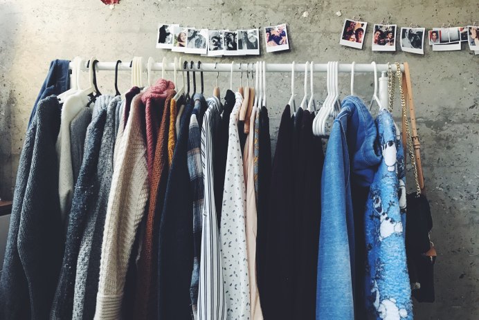 Meine Firma Talent & Soul hat ihren Sitz in Nürnberg.ICh bin Caroline Fischer, die Inhaberin und Betreiberin des Blogs fashionfuntalk. Ich bin als Personality Guide / Stylistin tätig.